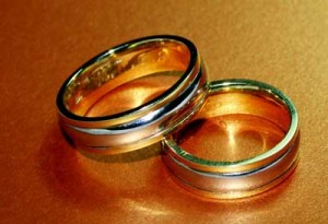 Photo of wedding rings - image by rovaro via stock.xchng